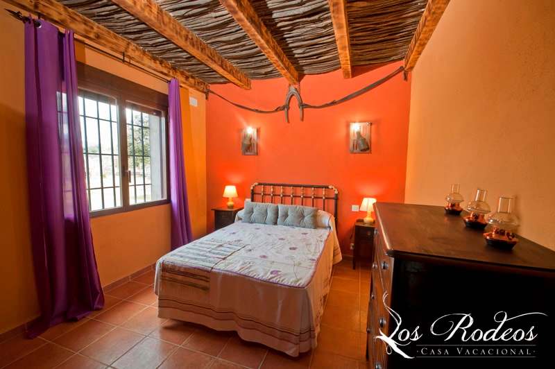 Dormitorio casa rural los rodeos