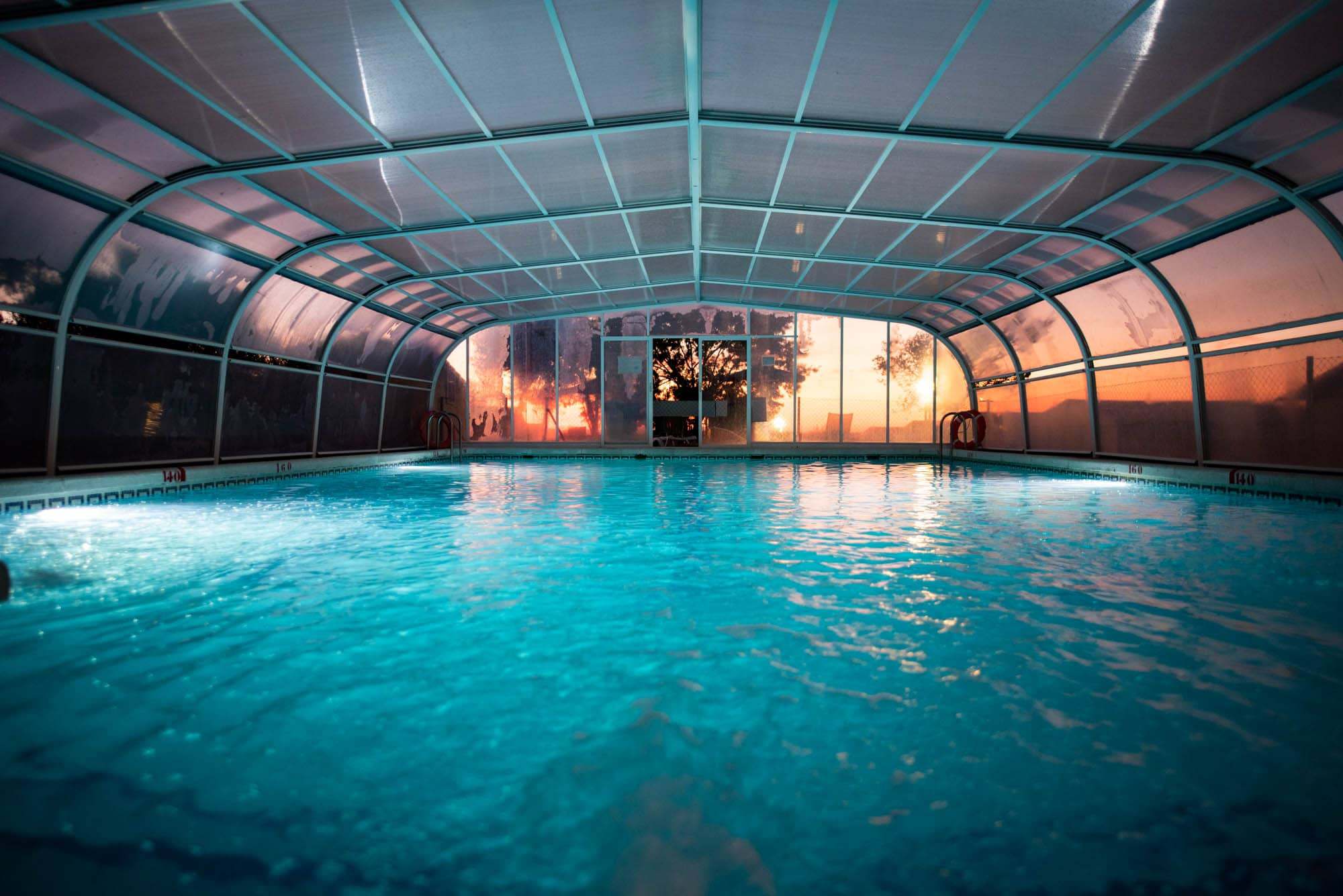 Piscina camping cabañeros